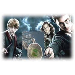 Salazar Slytherins Horkrux Anhänger / Medaillon - versilbert mit facciertem rauchigen Bernsteinimitat (beidseitig) 